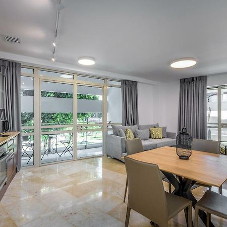 Dizengoff Square Superb 1 Bedroom With Balcony テル・アビブ エクステリア 写真