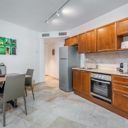 Dizengoff Square Superb 1 Bedroom With Balcony テル・アビブ エクステリア 写真