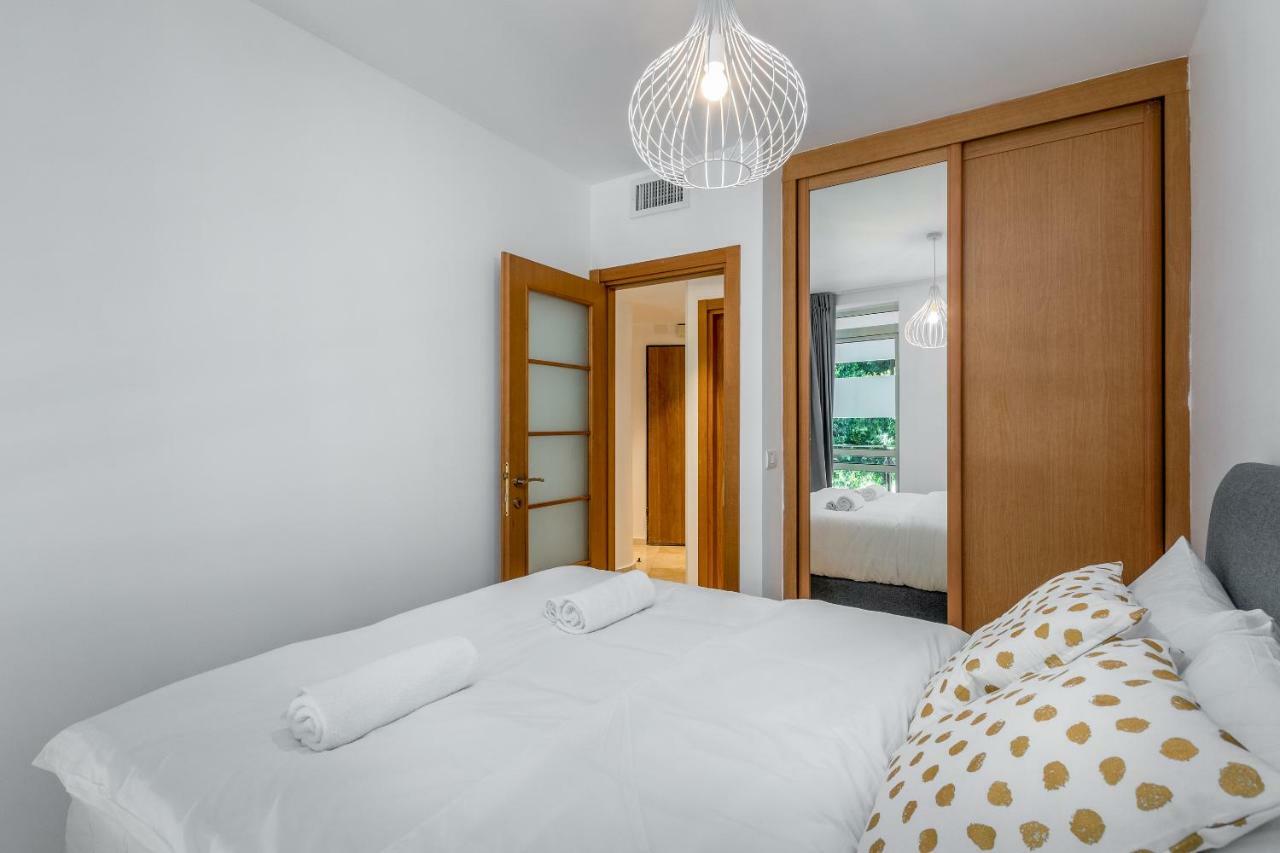 Dizengoff Square Superb 1 Bedroom With Balcony テル・アビブ エクステリア 写真