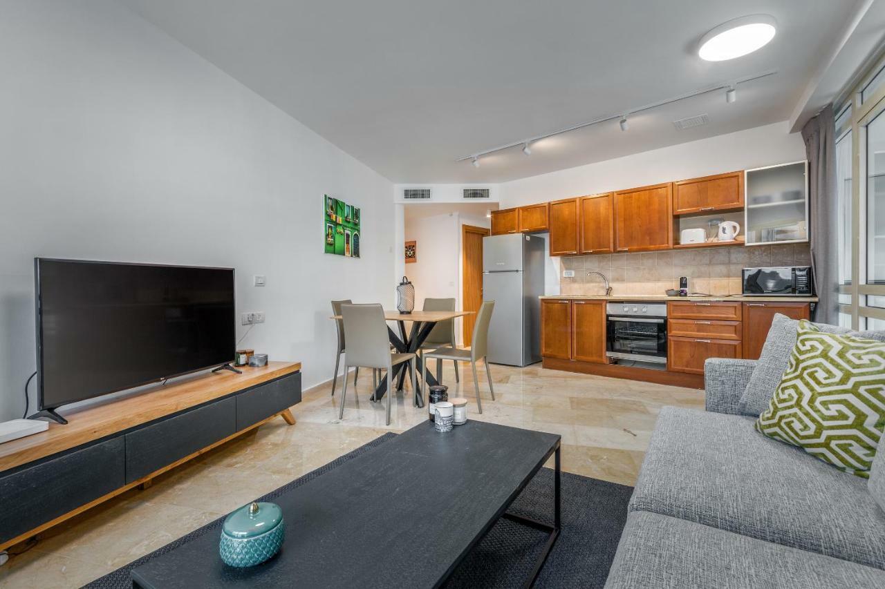 Dizengoff Square Superb 1 Bedroom With Balcony テル・アビブ エクステリア 写真