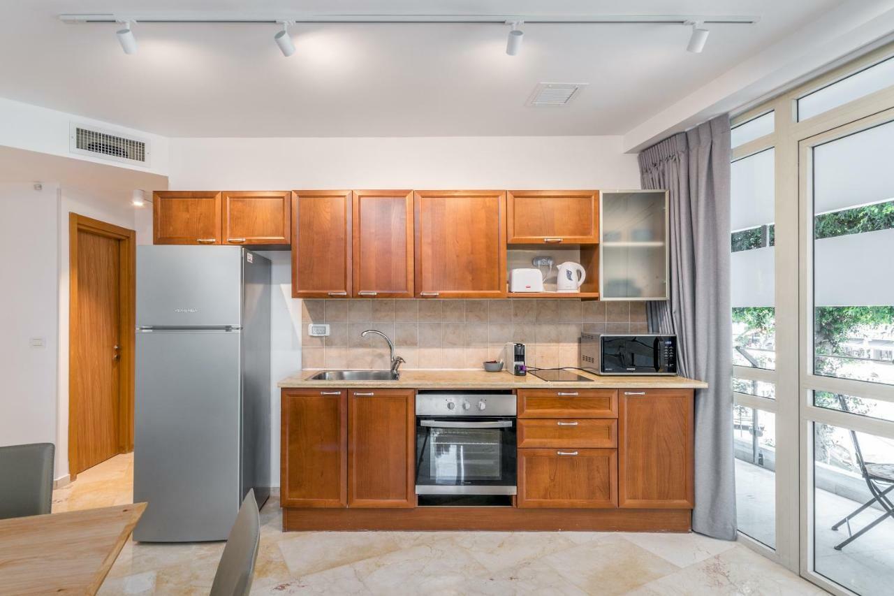 Dizengoff Square Superb 1 Bedroom With Balcony テル・アビブ エクステリア 写真