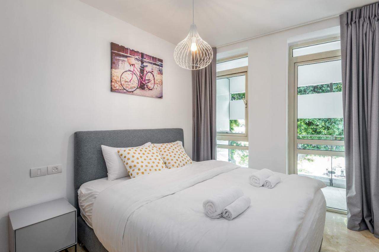 Dizengoff Square Superb 1 Bedroom With Balcony テル・アビブ エクステリア 写真